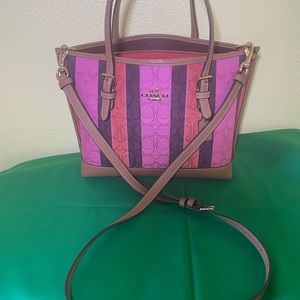 Coach Mollie Tote 25 pink signature jaquard and smooth leather. New no tags.